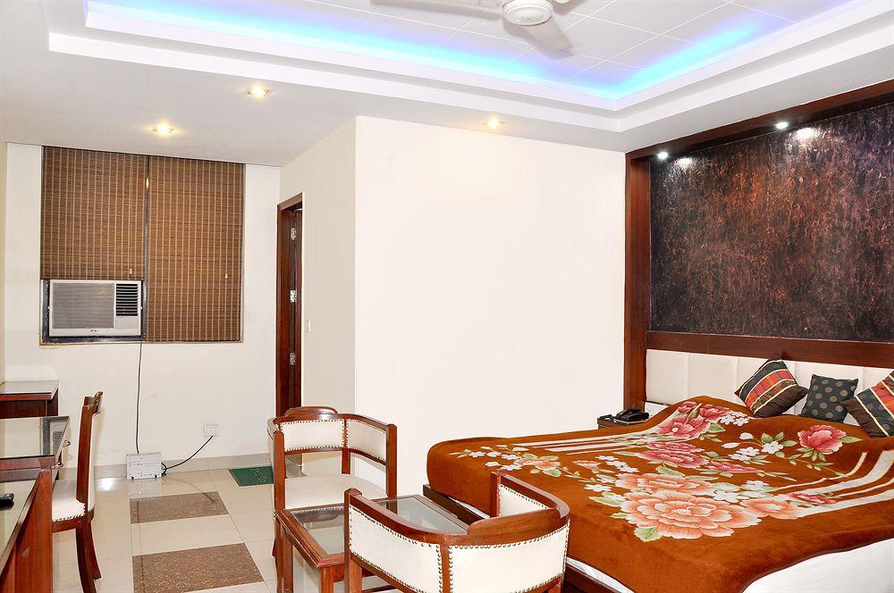 Oyo 3472 Hotel Rama Inn Nuova Delhi Esterno foto
