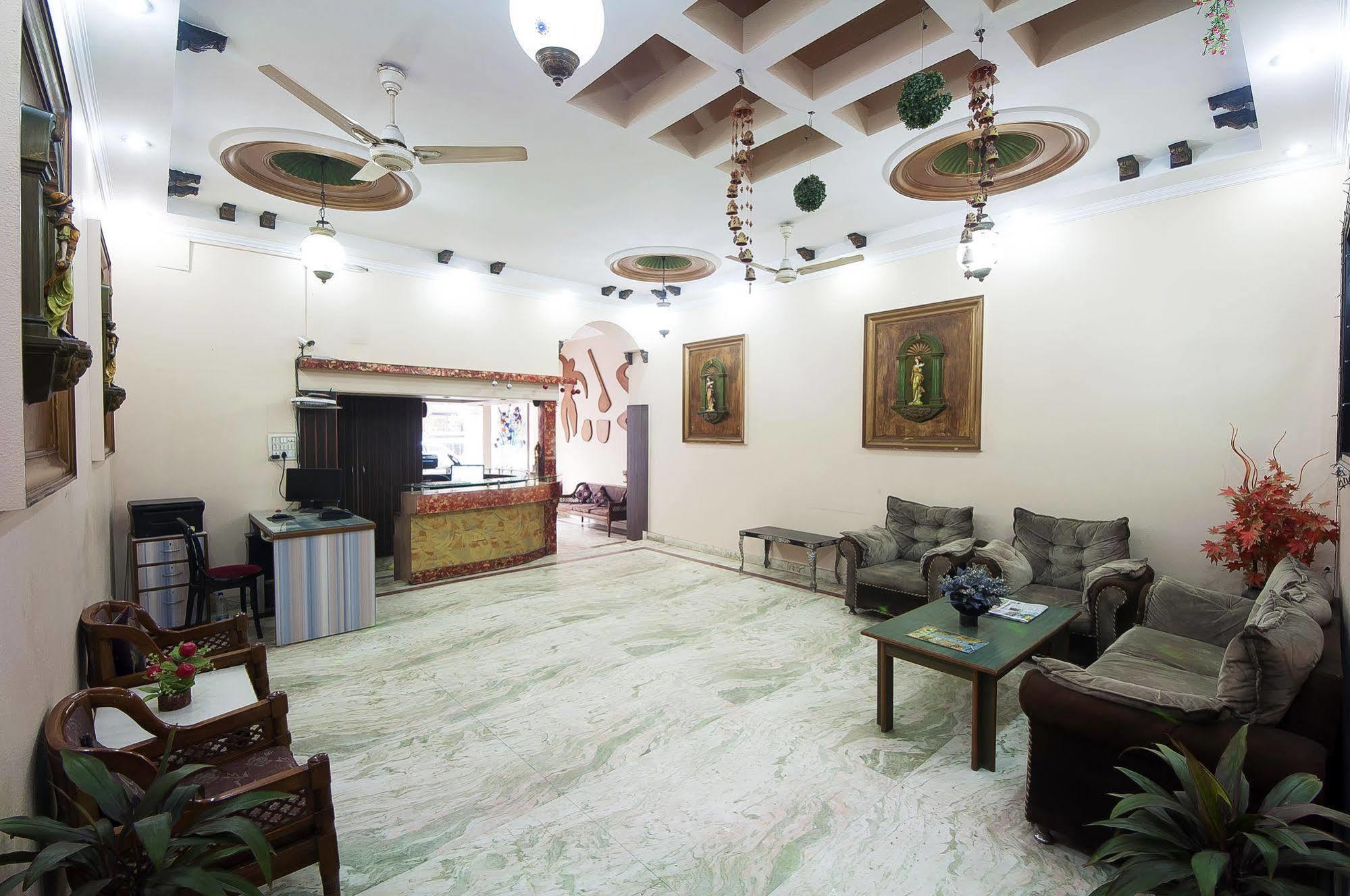 Oyo 3472 Hotel Rama Inn Nuova Delhi Esterno foto