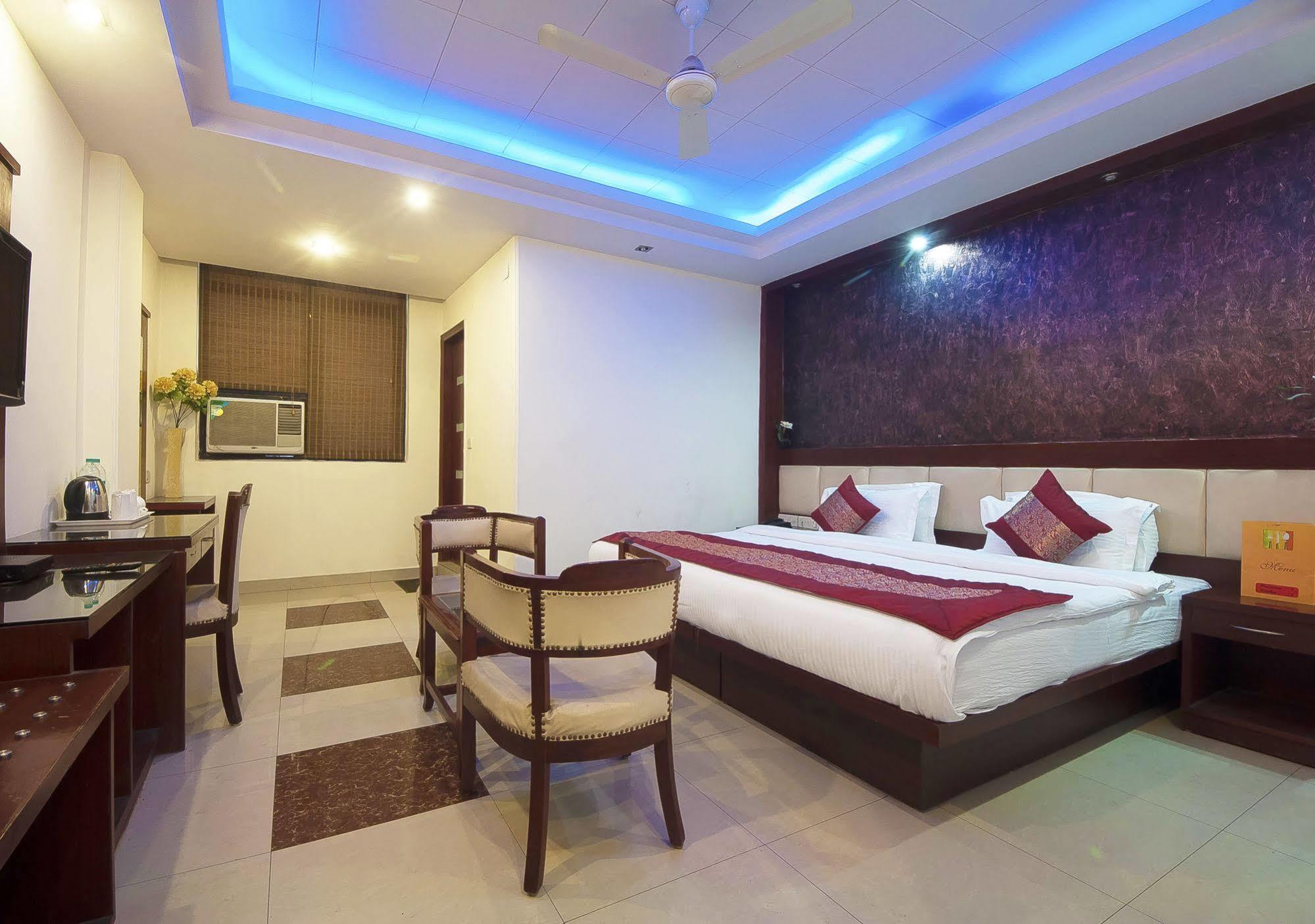 Oyo 3472 Hotel Rama Inn Nuova Delhi Esterno foto