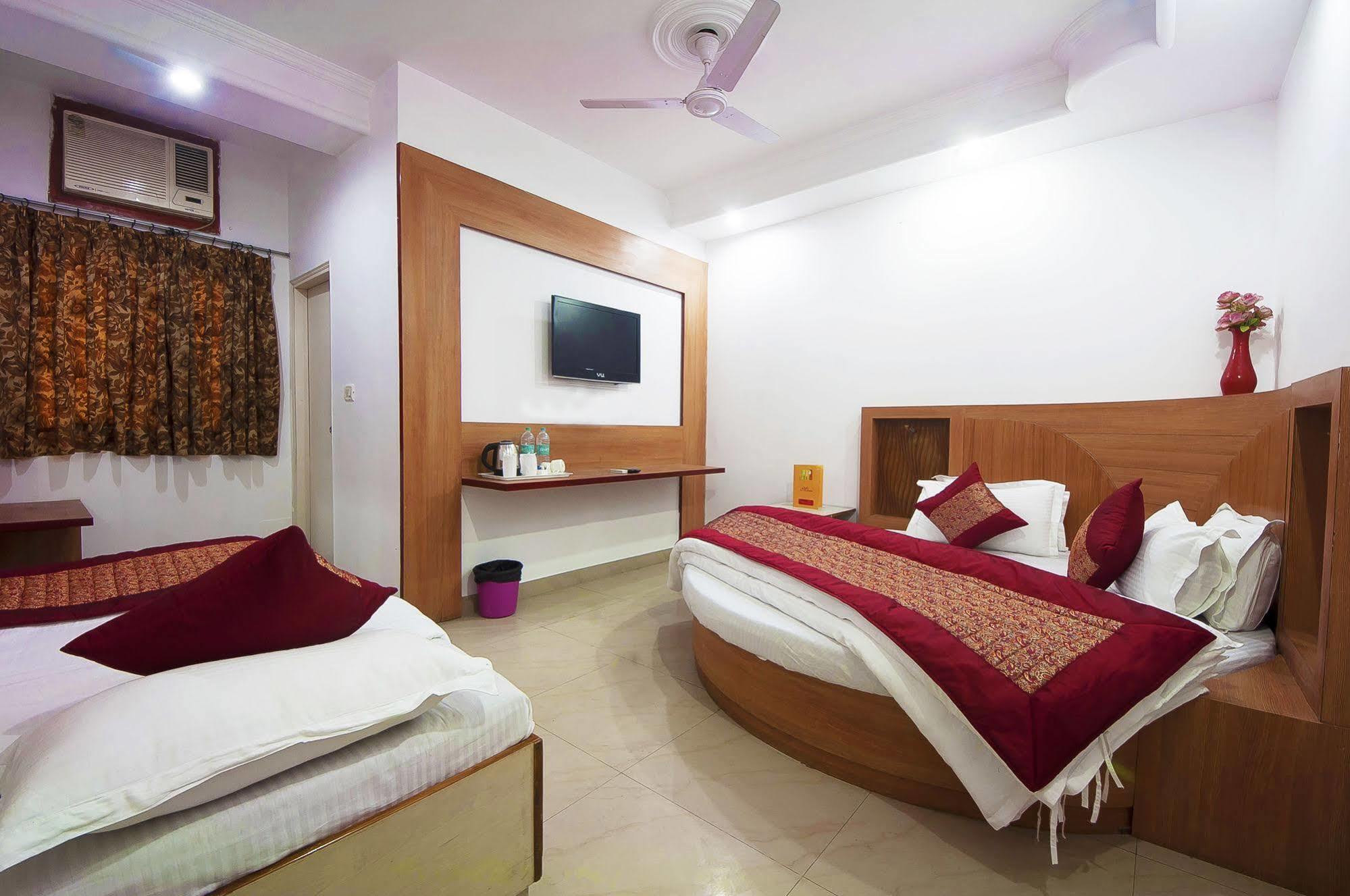 Oyo 3472 Hotel Rama Inn Nuova Delhi Esterno foto