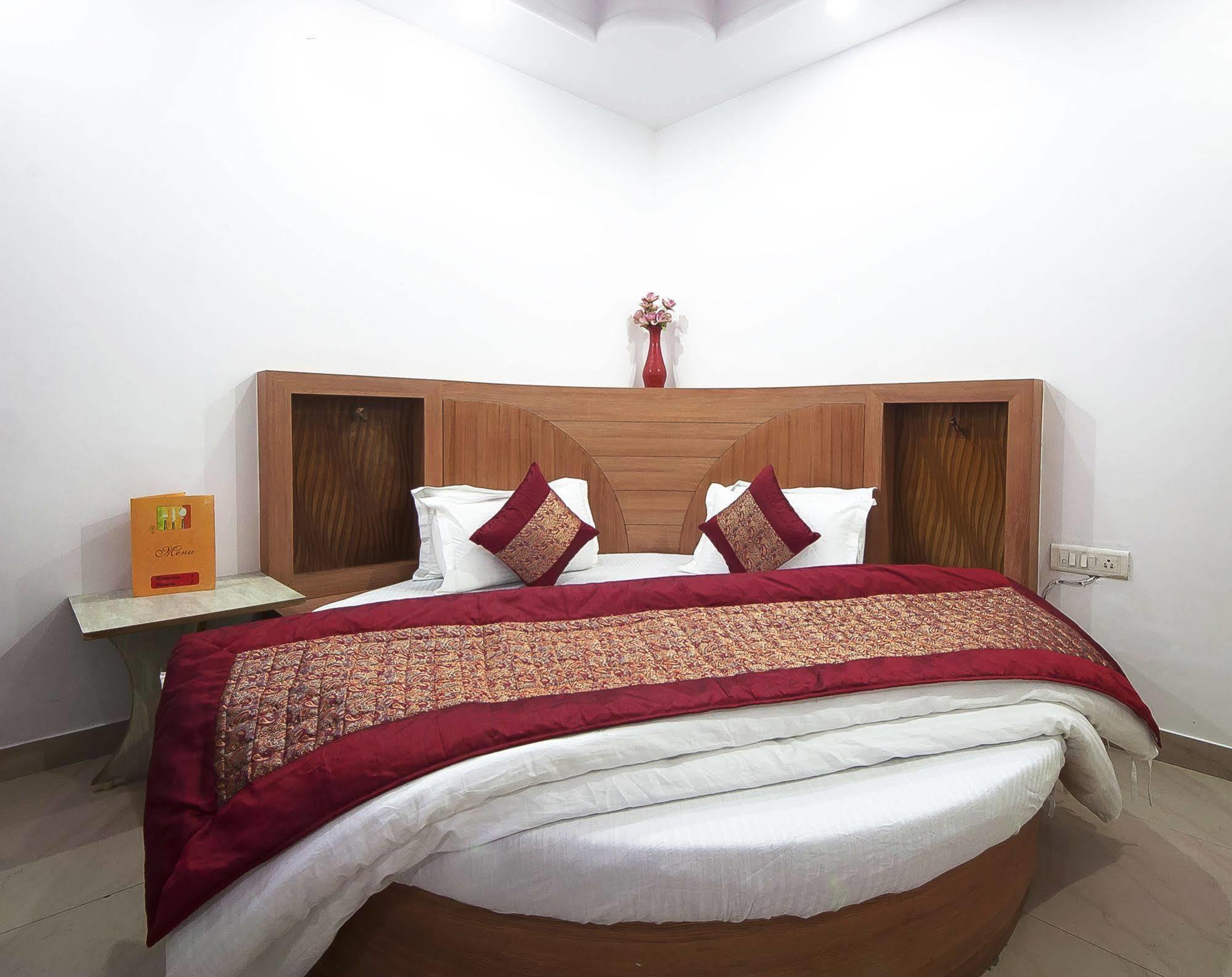 Oyo 3472 Hotel Rama Inn Nuova Delhi Esterno foto