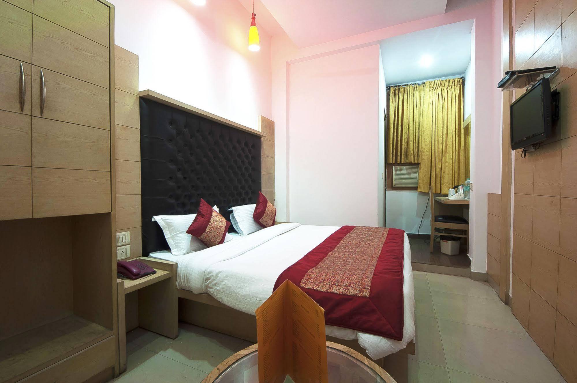 Oyo 3472 Hotel Rama Inn Nuova Delhi Esterno foto